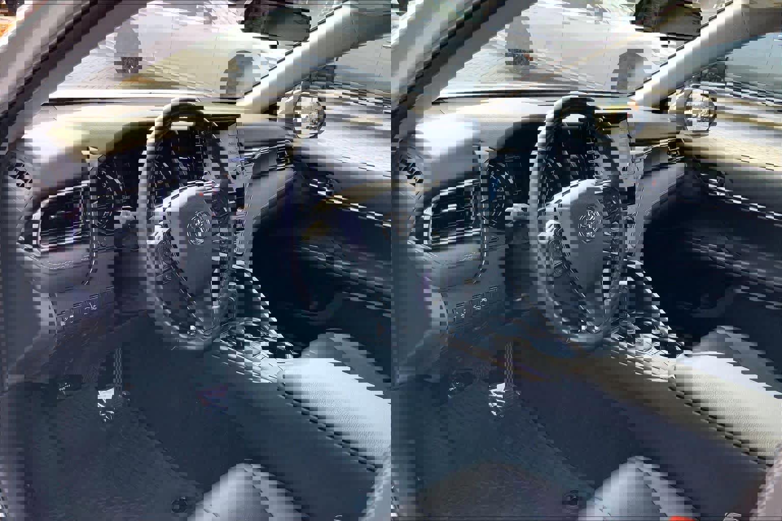 Used 2022 Toyota Camry SE image 15