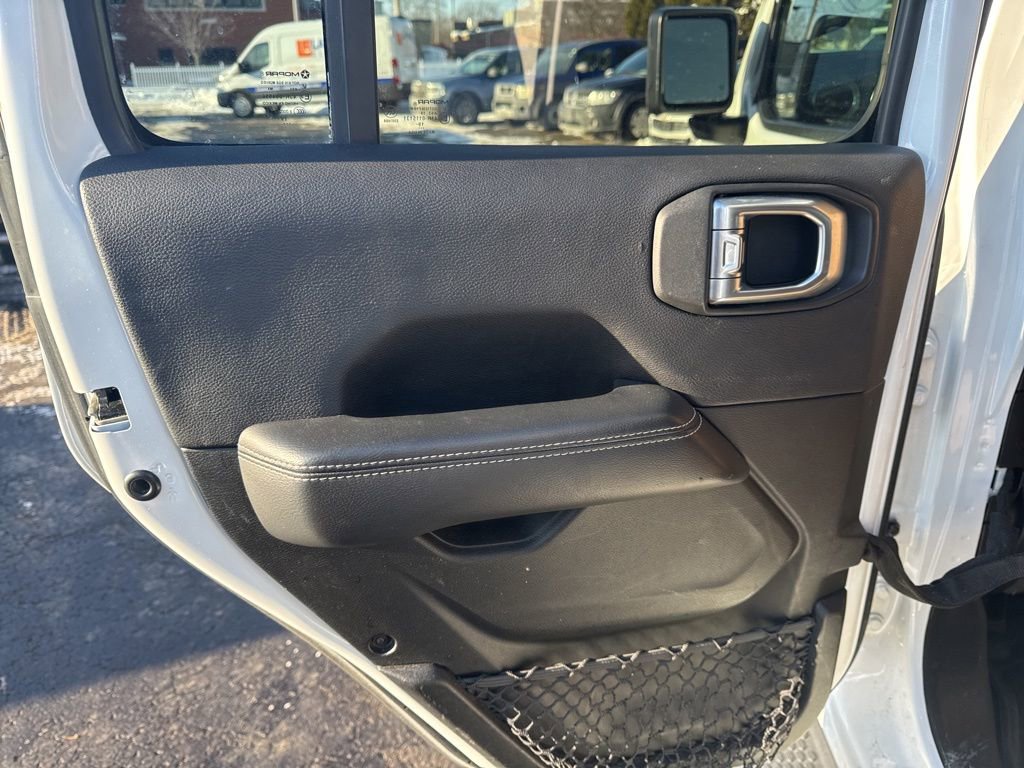 Used 2020 Jeep Wrangler Unlimited Sahara image 29