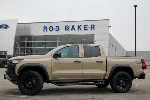 Used 2023 Chevrolet Colorado Trail Boss w/ LPO, Dark Essentials Package image 3