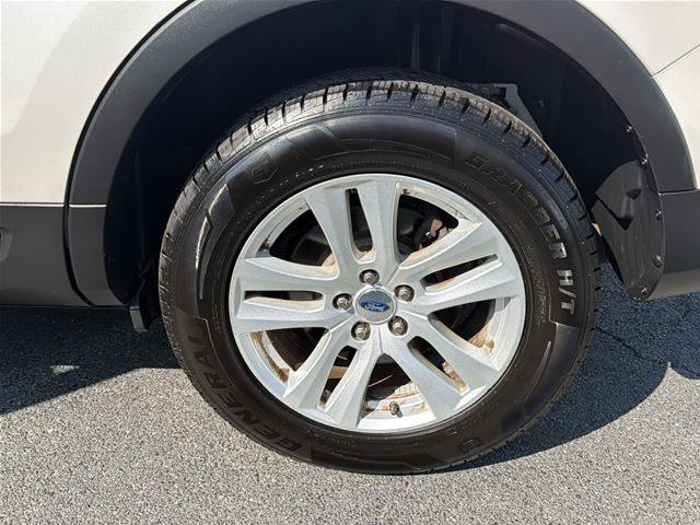 Certified 2019 Ford Explorer XLT w/ Equipment Group 201A AWD/4WD image 18