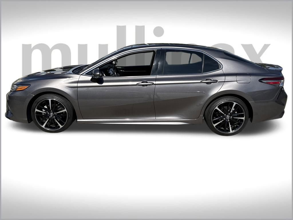 Used 2018 Toyota Camry XSE image 10