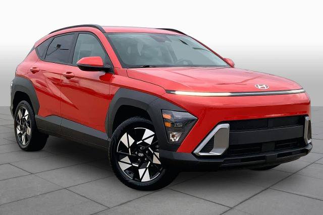 Used 2025 Hyundai Kona SEL AWD/4WD image 3