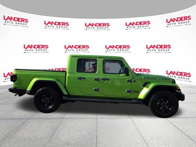 Used 2025 Jeep Gladiator Sport AWD/4WD image 2