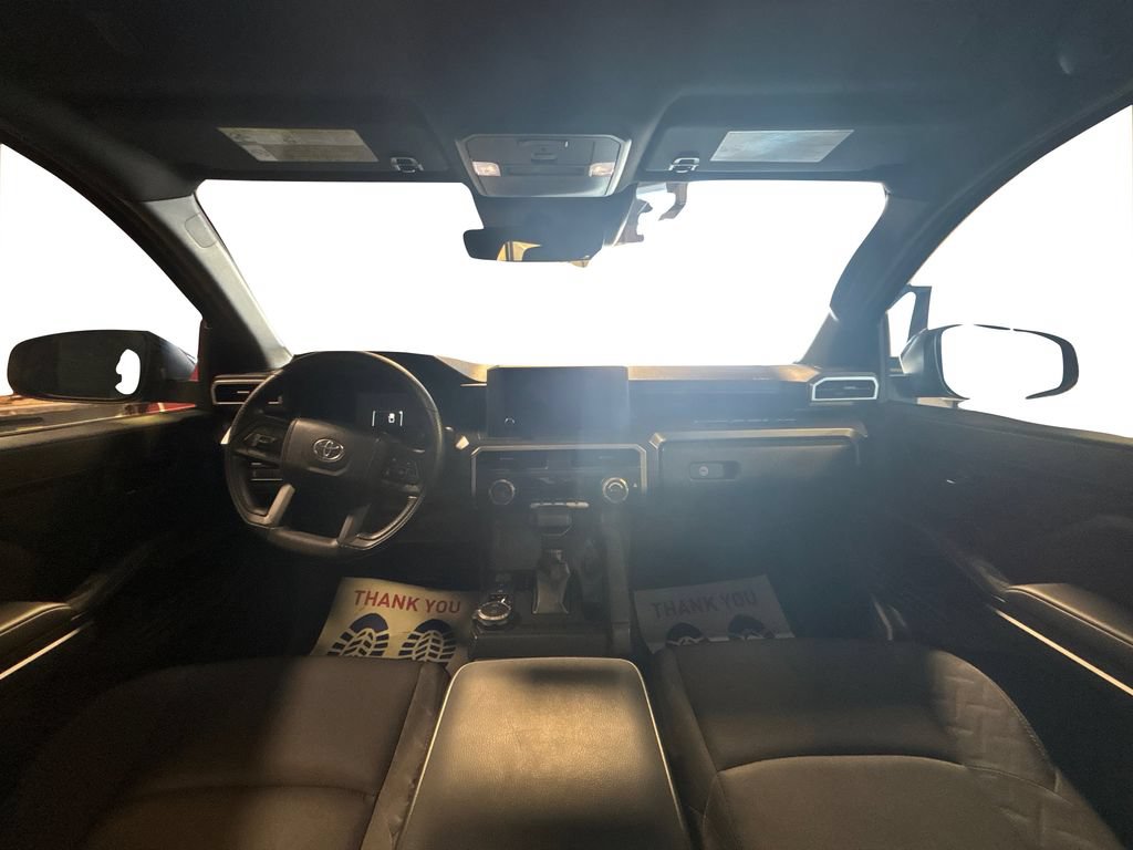 Used 2025 Toyota Tacoma SR5 AWD/4WD image 23