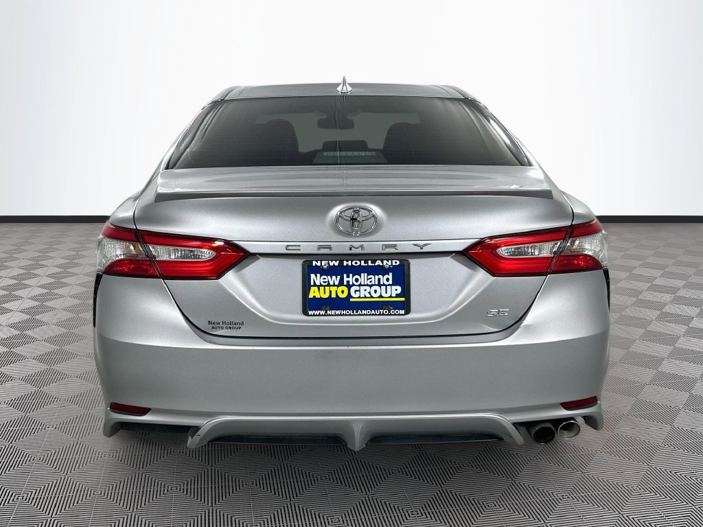 Used 2019 Toyota Camry SE w/ Convenience Package FWD image 9