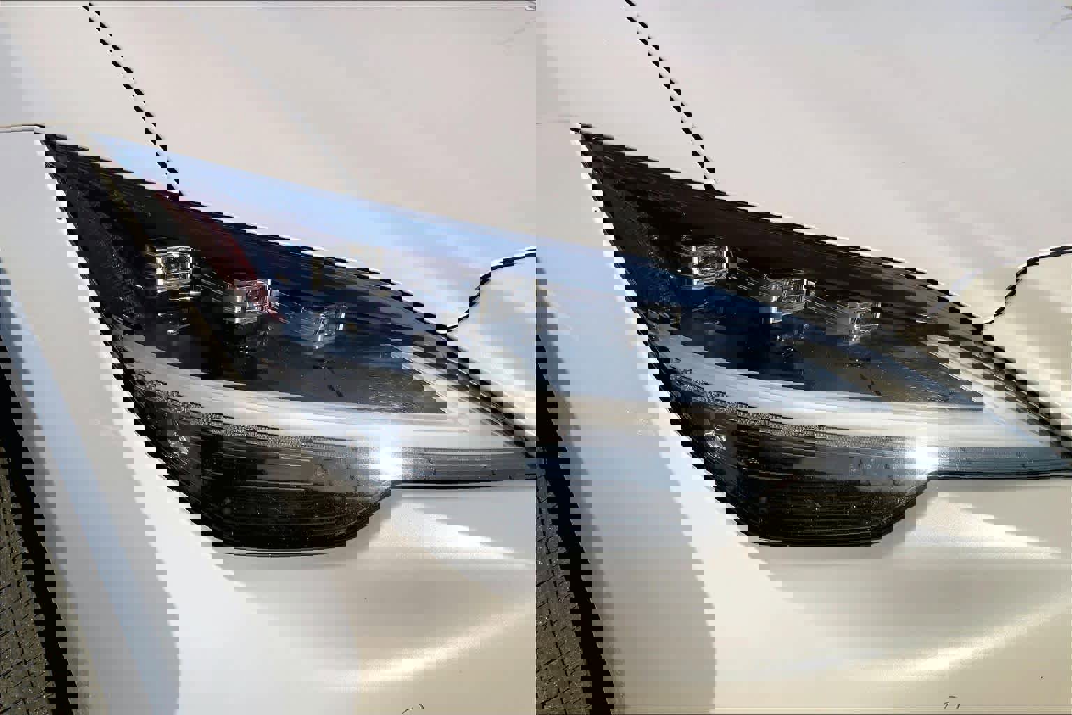 Used 2021 Lexus LS 500 w/ Accessory Package (Z2) image 25