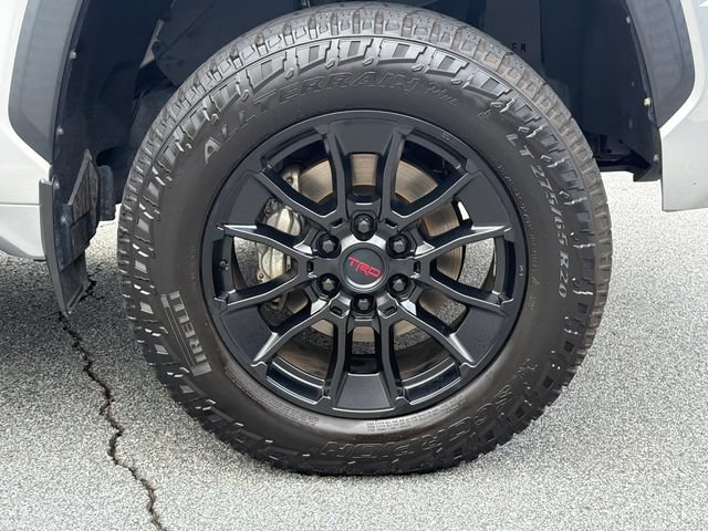 Used 2022 Toyota Tundra SR5 w/ SR5 Convenience Package AWD/4WD image 14