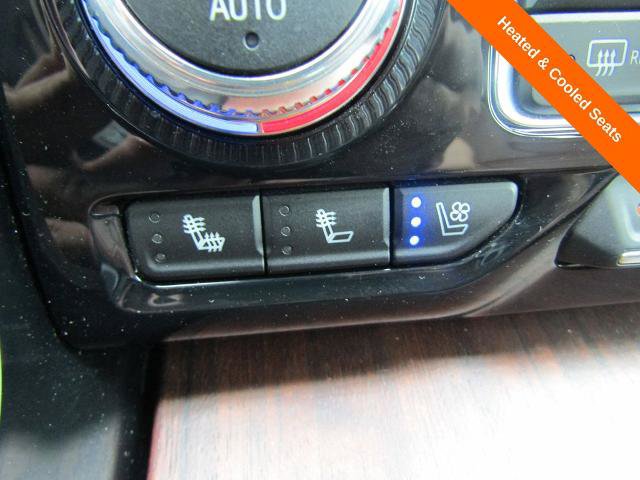 Used 2024 GMC Yukon Denali Ultimate AWD/4WD image 21