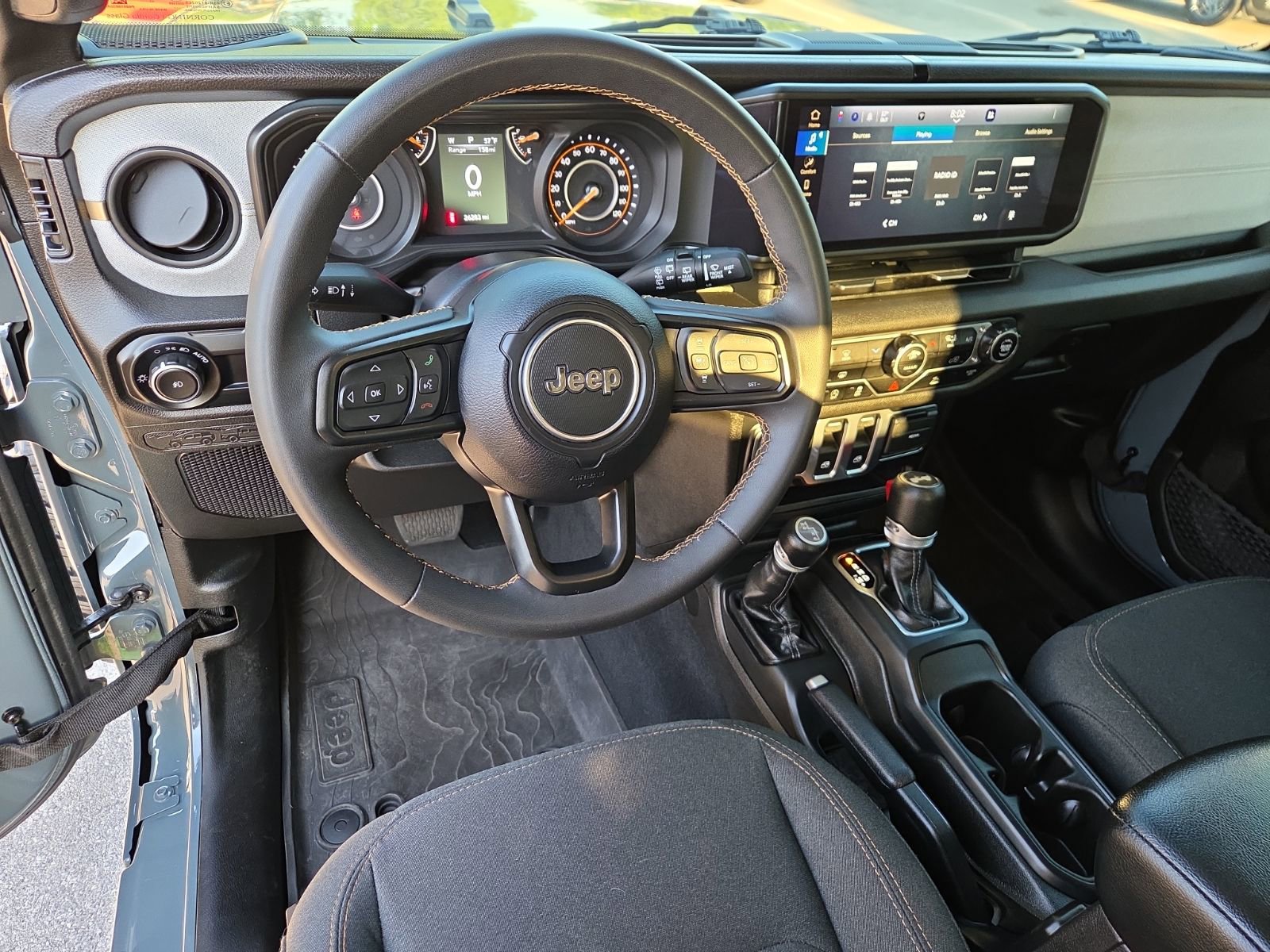 Used 2024 Jeep Wrangler Sport S image 11