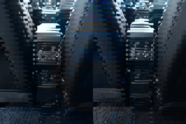 Used 2021 GMC Acadia SLT w/ Preferred Package image 11