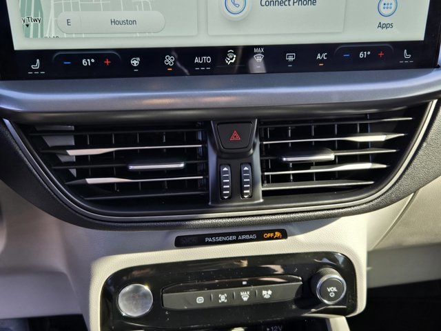 Certified 2025 Ford Escape SE image 17