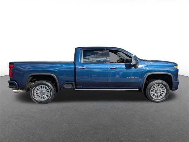 Used 2022 Chevrolet Silverado 2500 High Country w/ Safety Package II image 2
