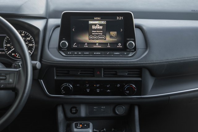 Used 2024 Nissan Rogue S image 23