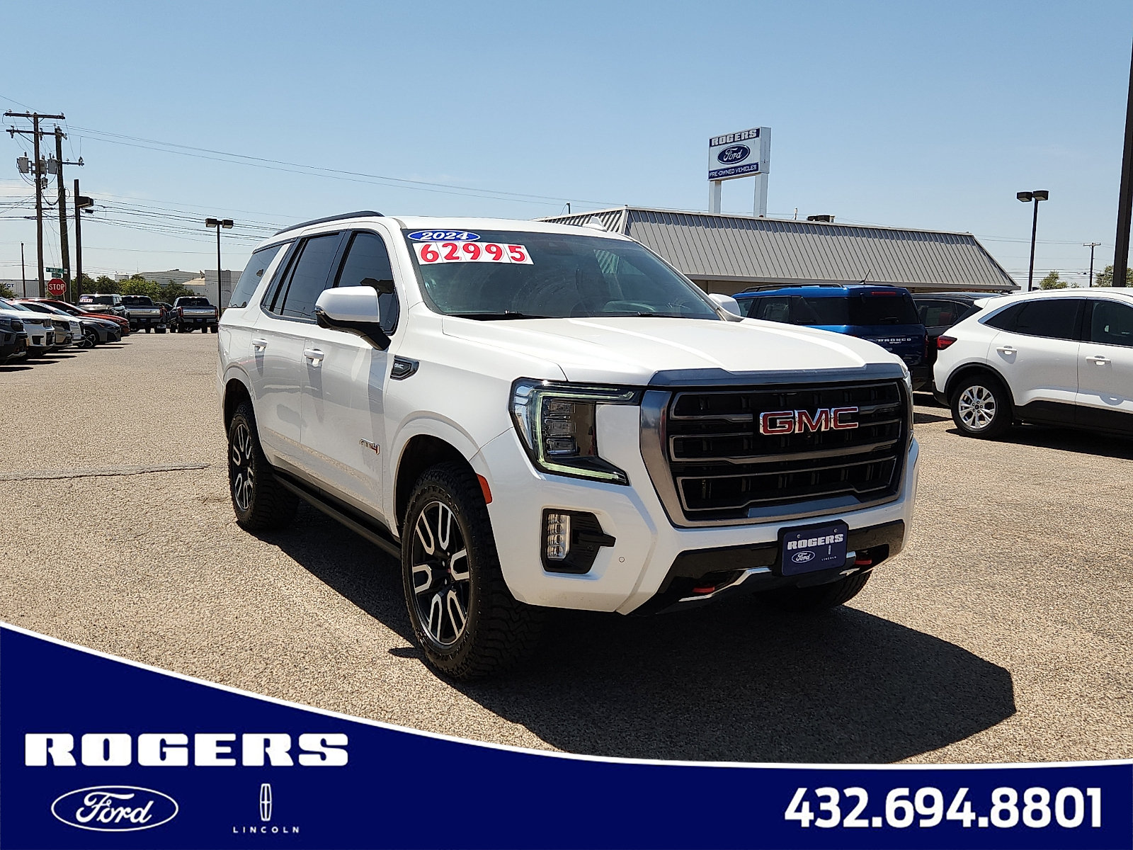 Used 2024 GMC Yukon AT4 w/ Technology Package AWD/4WD image 1