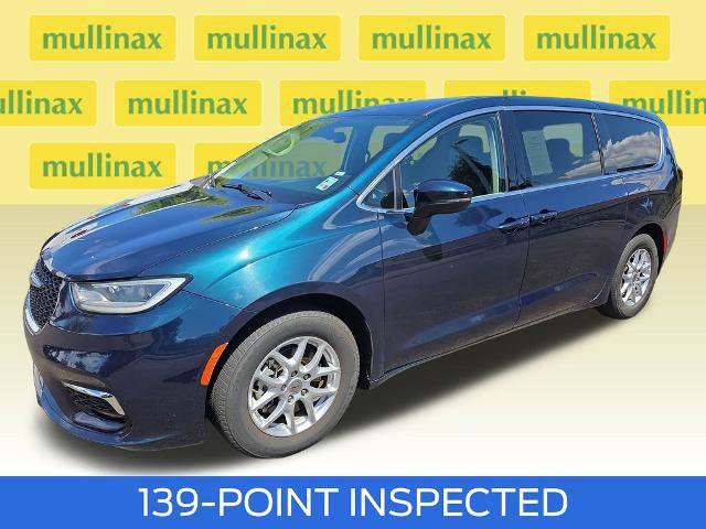 Used 2023 Chrysler Pacifica Touring-L FWD image 15