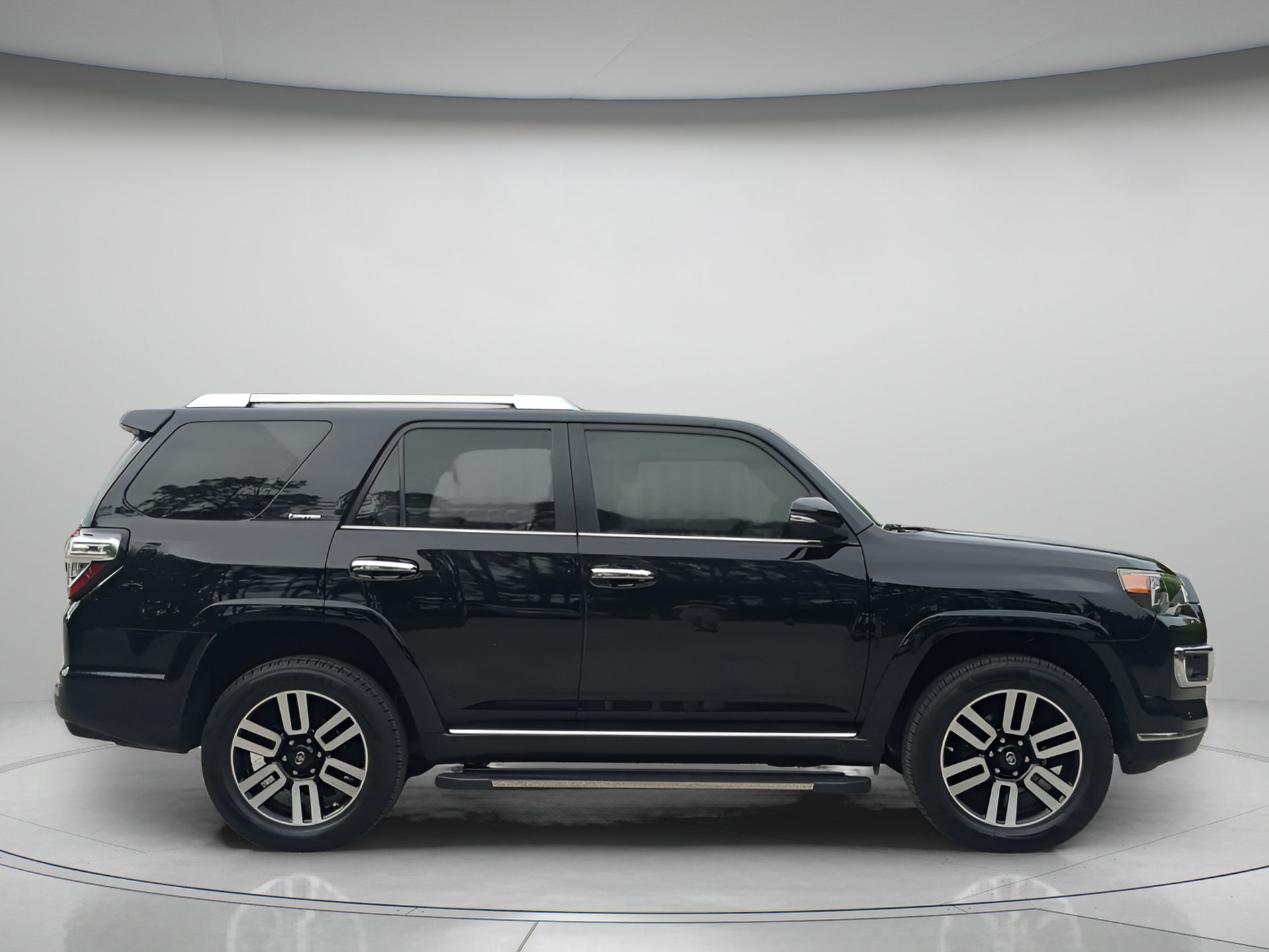 Used 2018 Toyota 4Runner Limited AWD/4WD image 39