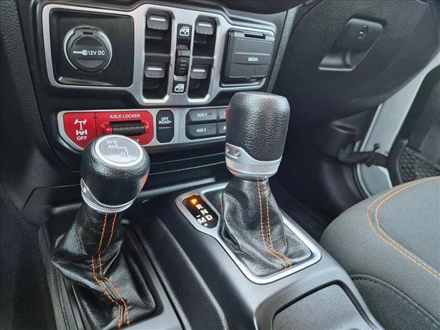 Used 2023 Jeep Gladiator Mojave w/ Trailer Tow Package AWD/4WD image 11