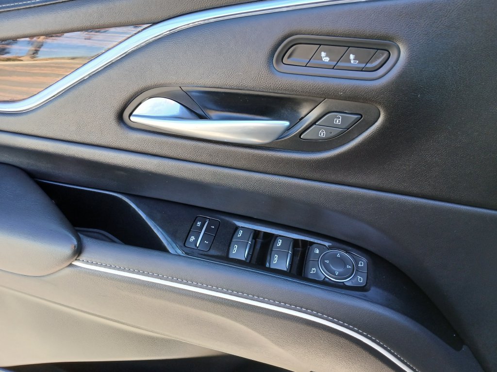 Used 2022 Cadillac Escalade ESV Luxury AWD/4WD image 11