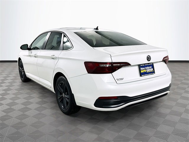 Used 2022 Volkswagen Jetta SE image 3