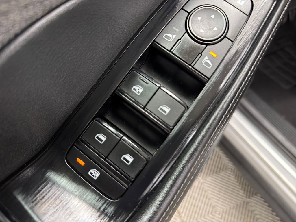 Used 2023 Nissan Rogue SV FWD image 17