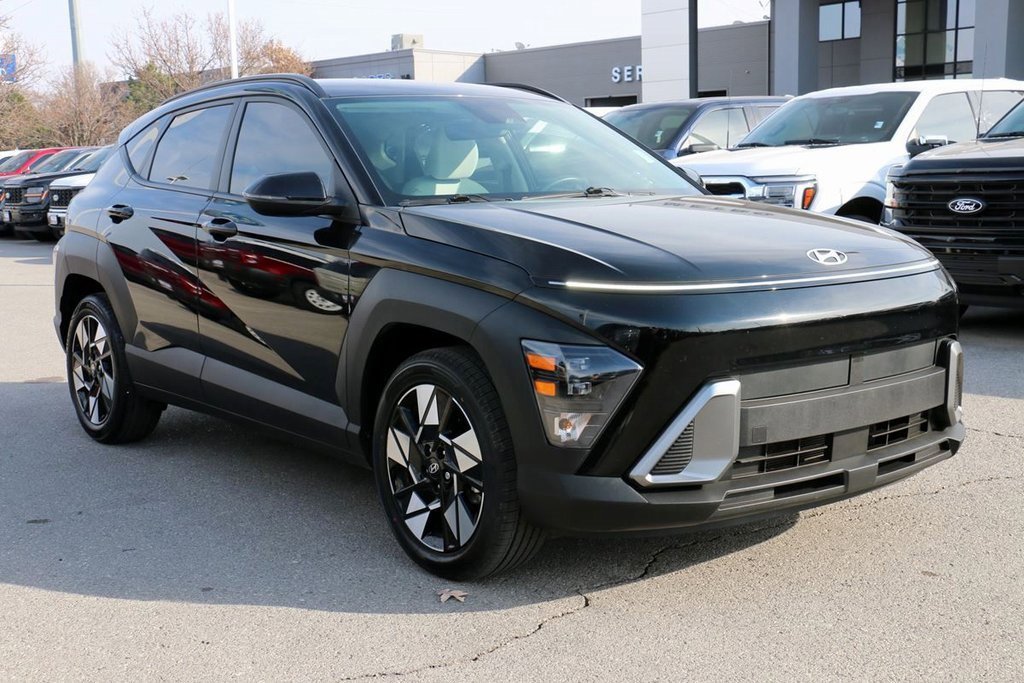 Used 2025 Hyundai Kona SEL image 4