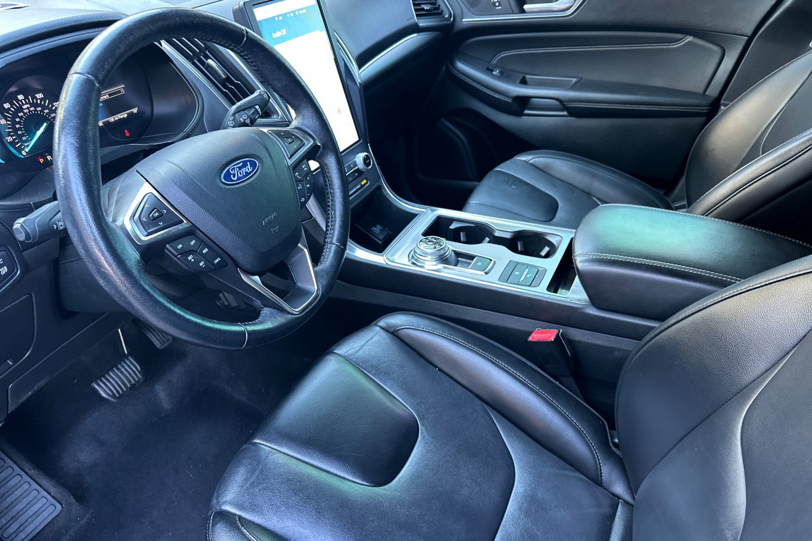 Certified 2022 Ford Edge Titanium AWD/4WD image 9