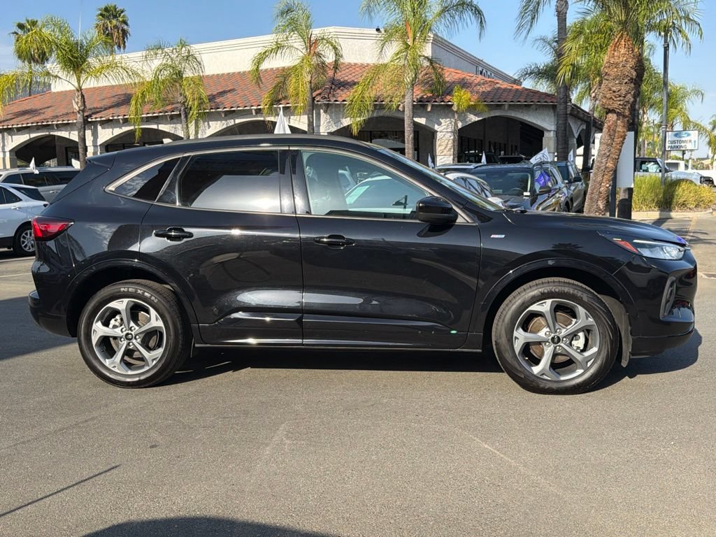 Certified 2024 Ford Escape ST-Line Select w/ Tech Pack #1 AWD/4WD image 13