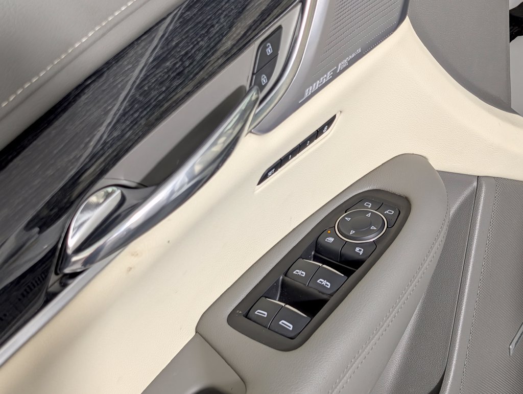 Used 2023 Cadillac XT6 Premium Luxury w/ Technology Package FWD image 29