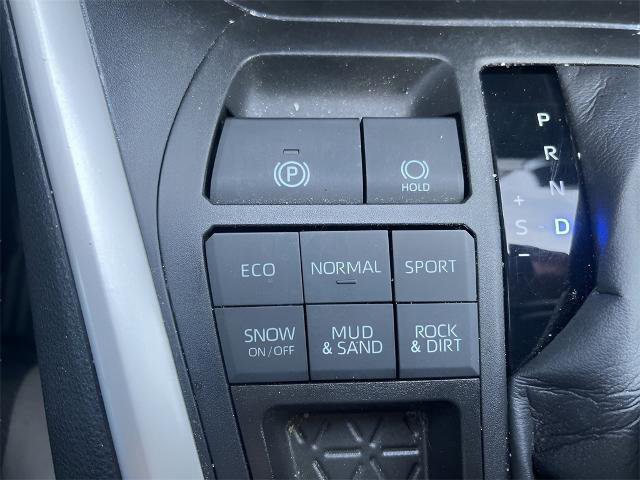 Used 2021 Toyota RAV4 XLE image 30