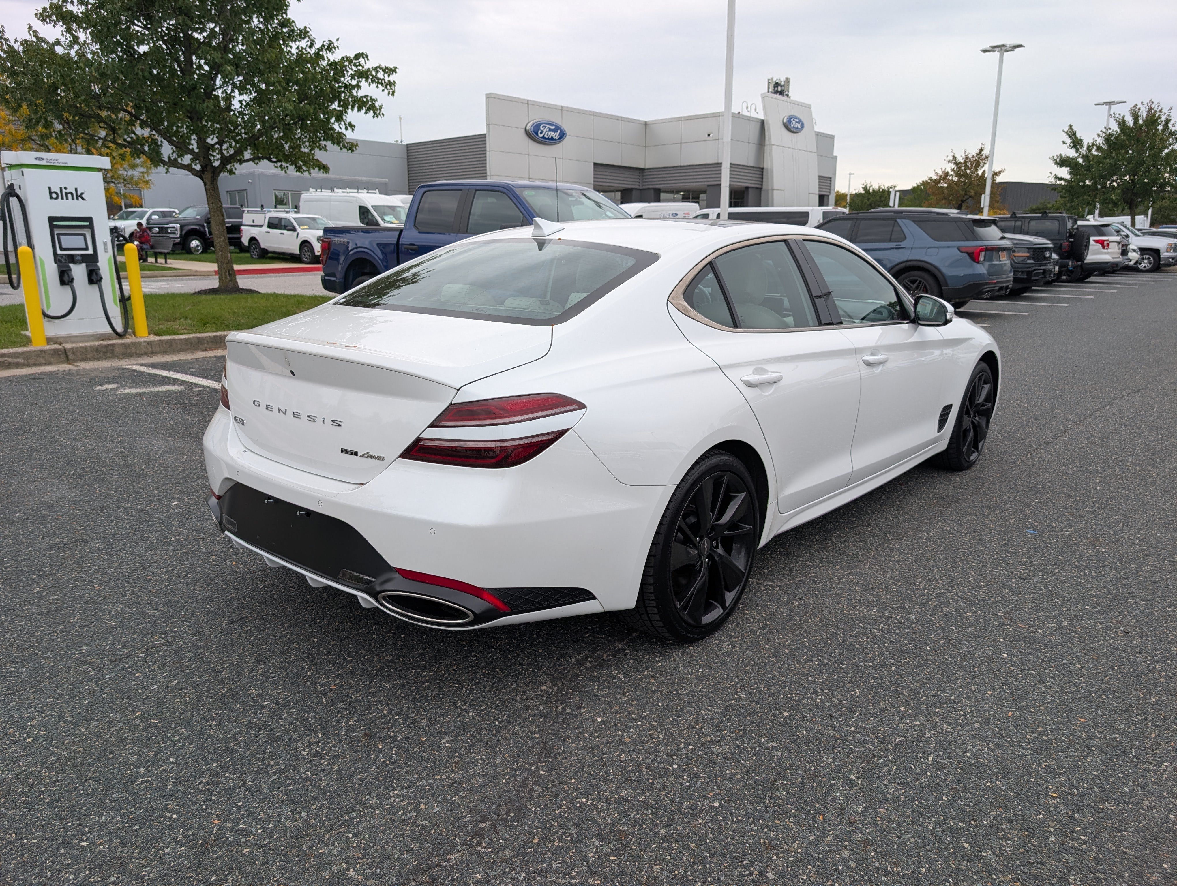 Used 2022 Genesis G70 3.3T w/ Sport Advanced Package AWD/4WD image 3