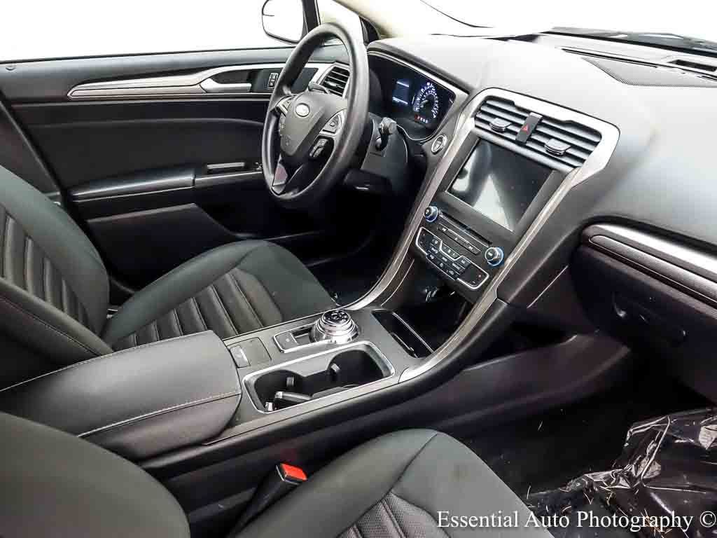 Certified 2018 Ford Fusion SE w/ Fusion SE Technology Package FWD image 27