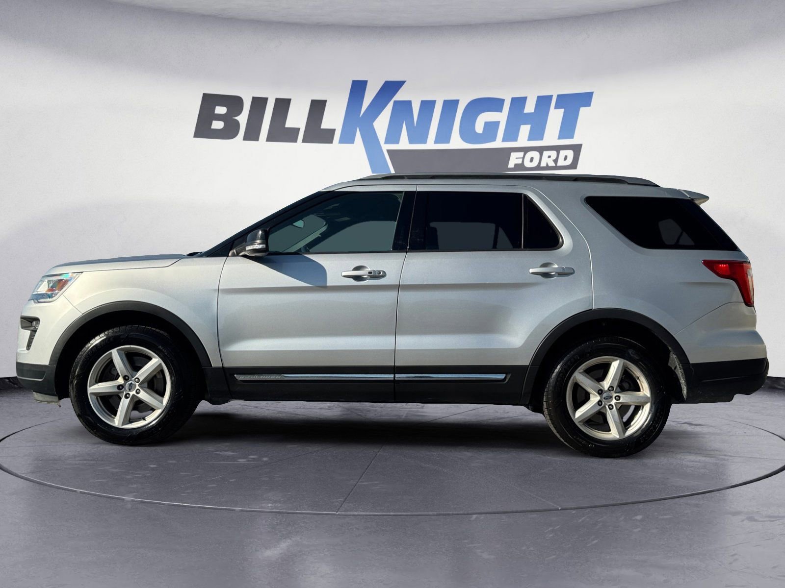 Certified 2018 Ford Explorer XLT w/ Equipment Group 202A image 2