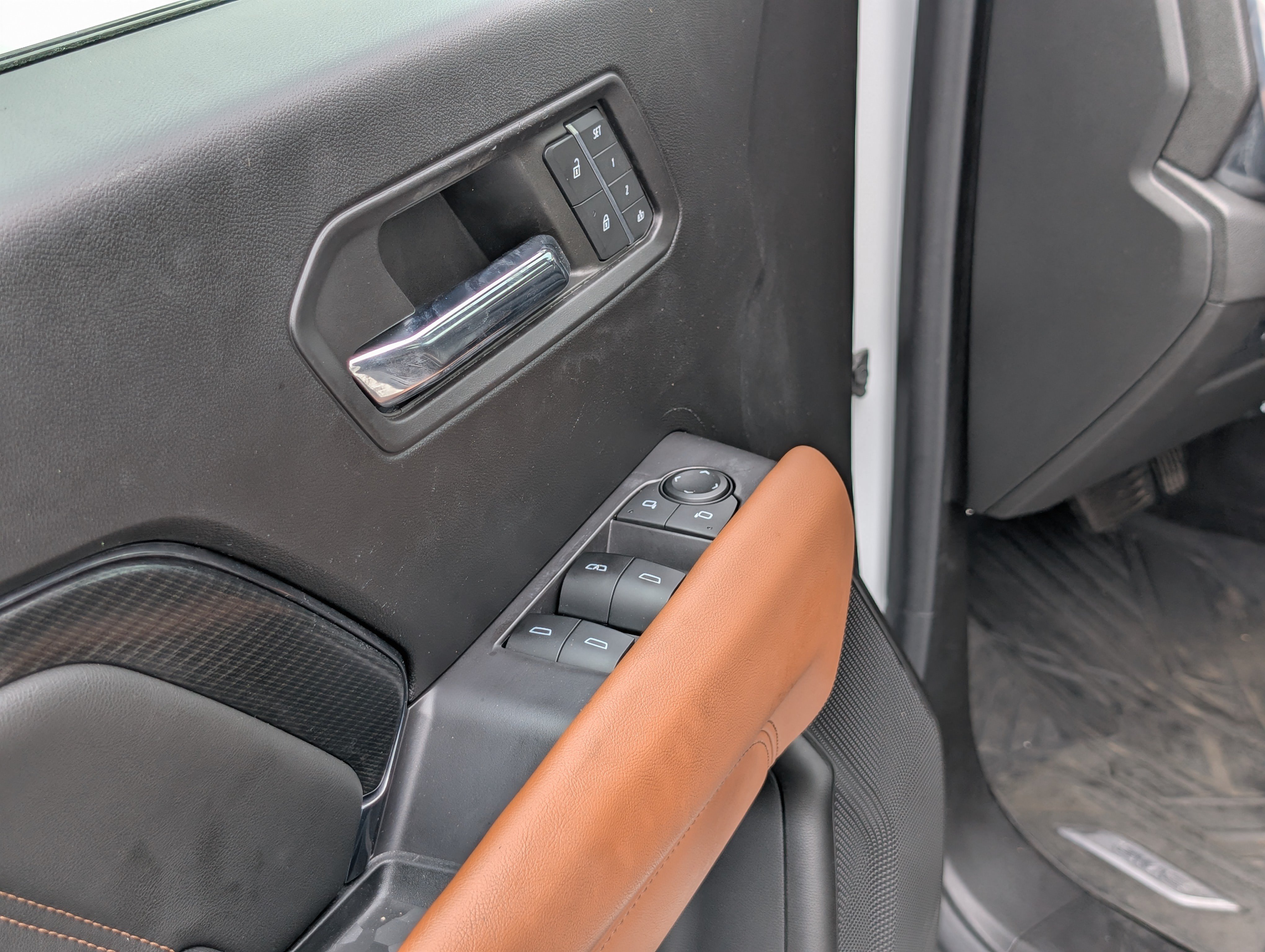 Used 2023 GMC Canyon AT4 w/ AT4 Premium Package AWD/4WD image 19