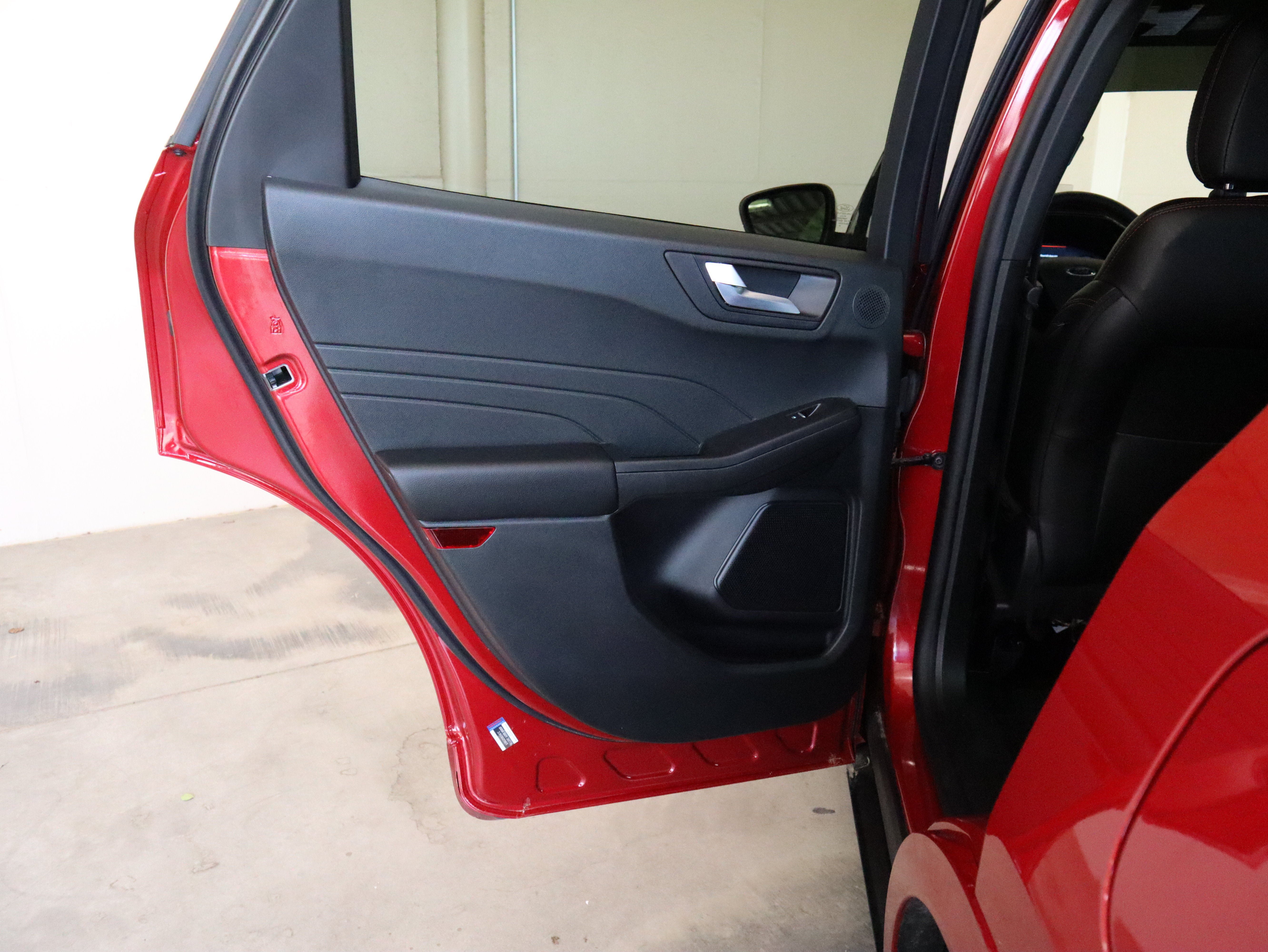 Certified 2025 Ford Escape ST-Line Elite w/ Premium Technology Package AWD/4WD image 36