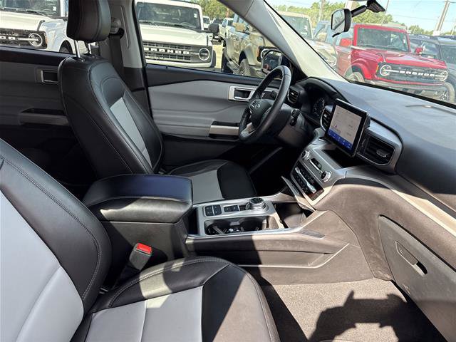 Certified 2023 Ford Explorer XLT w/ Equipment Group 202A RWD image 19