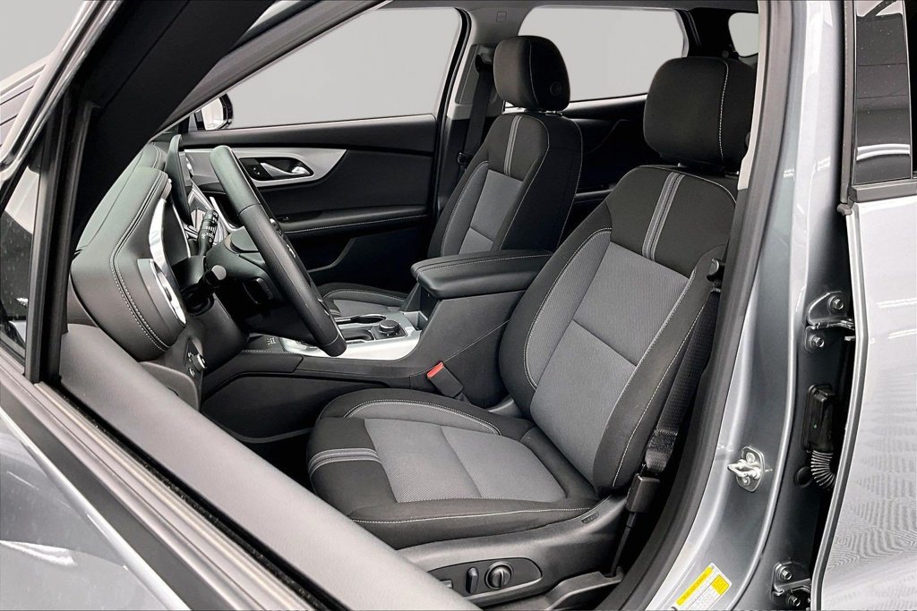 Used 2024 Chevrolet Blazer LT w/ Convenience Package FWD image 25
