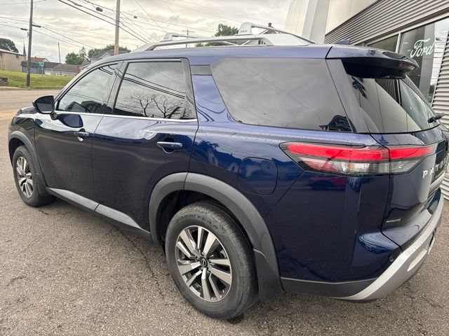 Used 2022 Nissan Pathfinder SL w/ Cargo Package AWD/4WD image 8