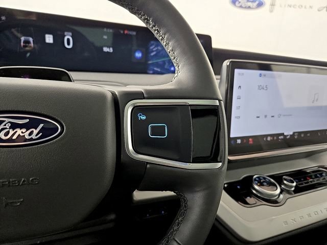Certified 2025 Ford Expedition Active image 24