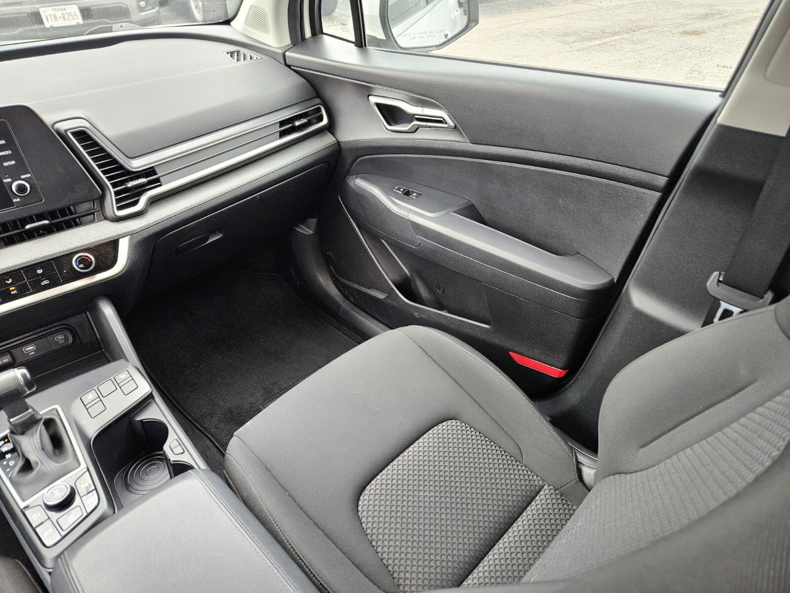 Used 2024 Kia Sportage LX image 16