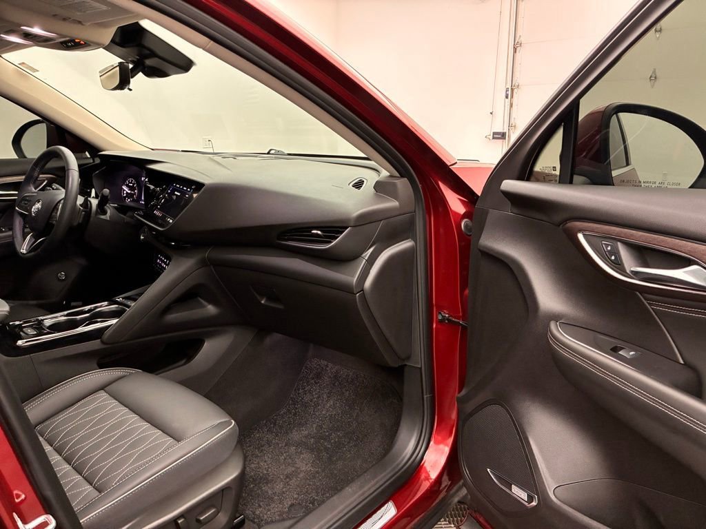 Used 2023 Buick Envision Avenir image 25