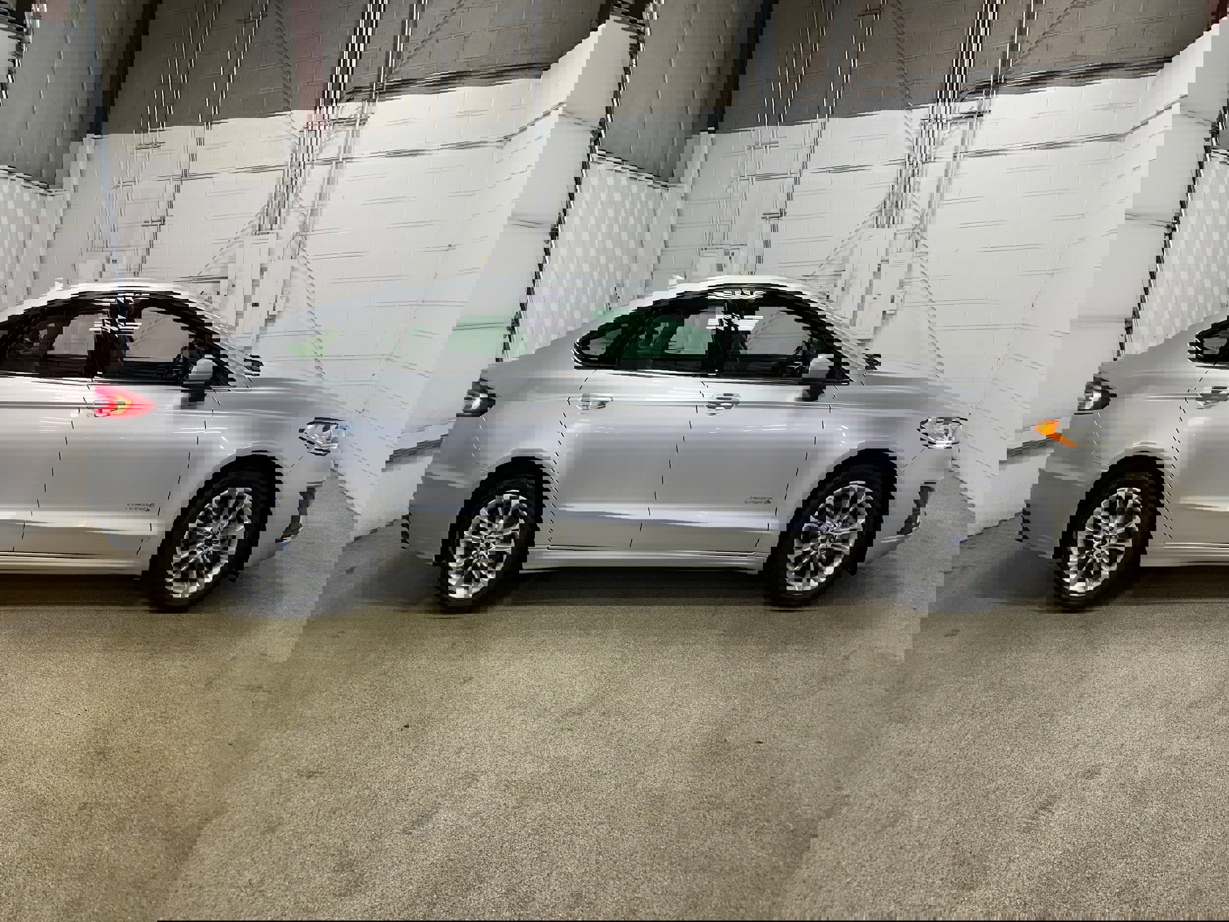 Certified 2019 Ford Fusion SE image 2