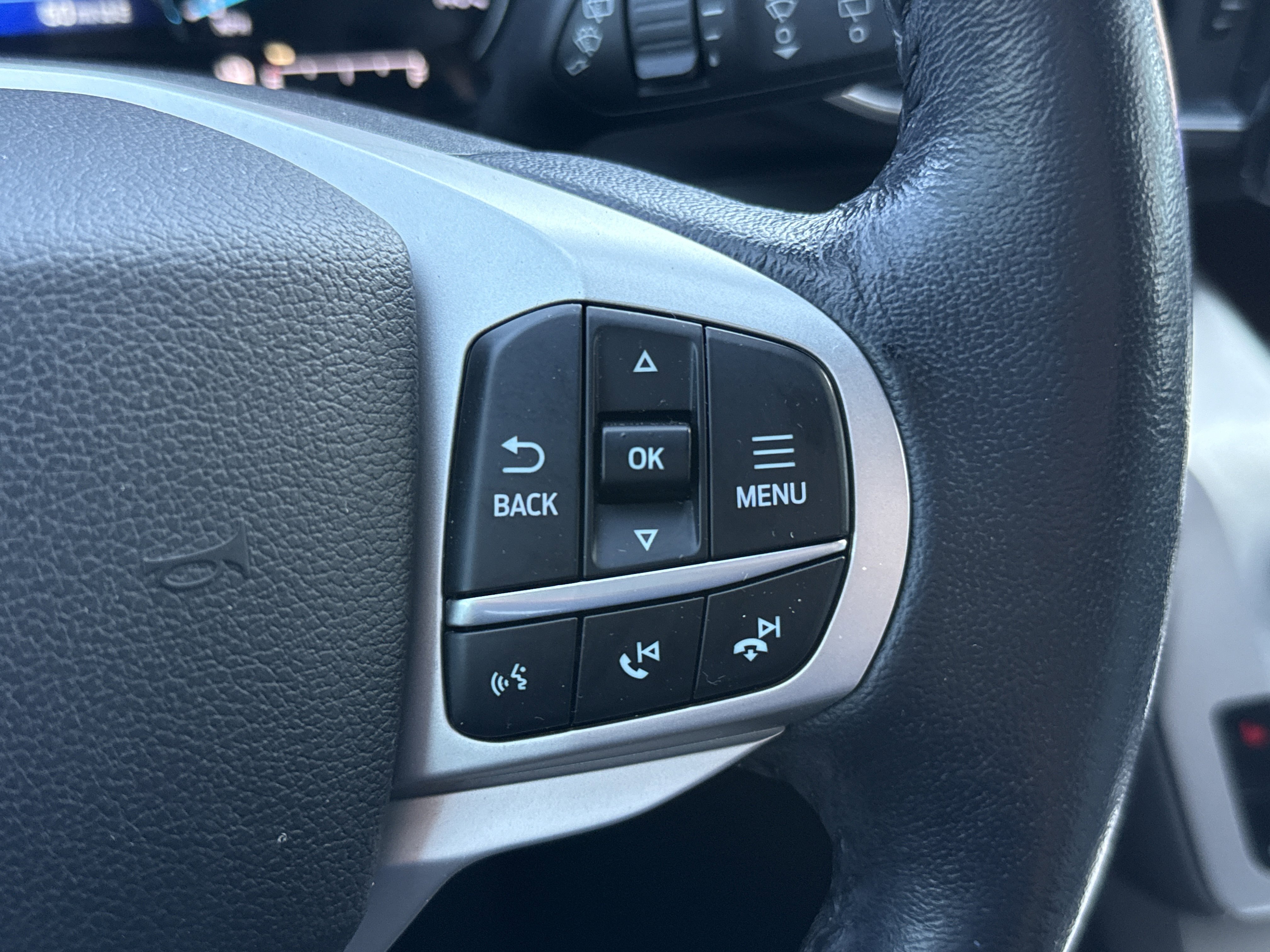 Certified 2021 Ford Explorer XLT w/ Equipment Group 202A RWD image 19
