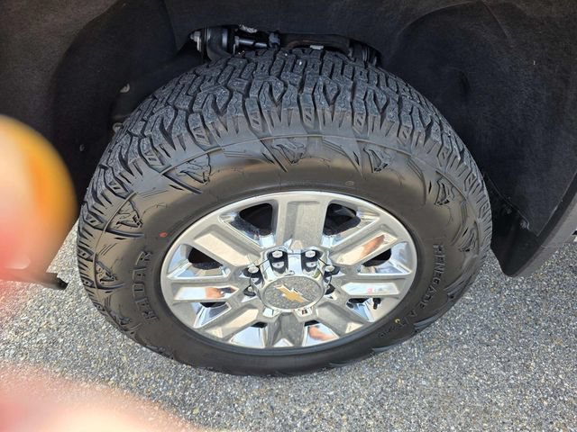 Used 2024 Chevrolet Silverado 2500 High Country w/ High Country Premium Package AWD/4WD image 10