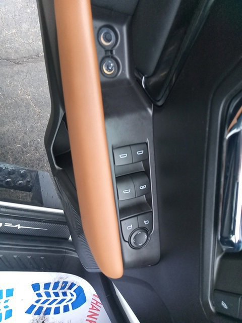 Used 2023 GMC Canyon AT4 image 23