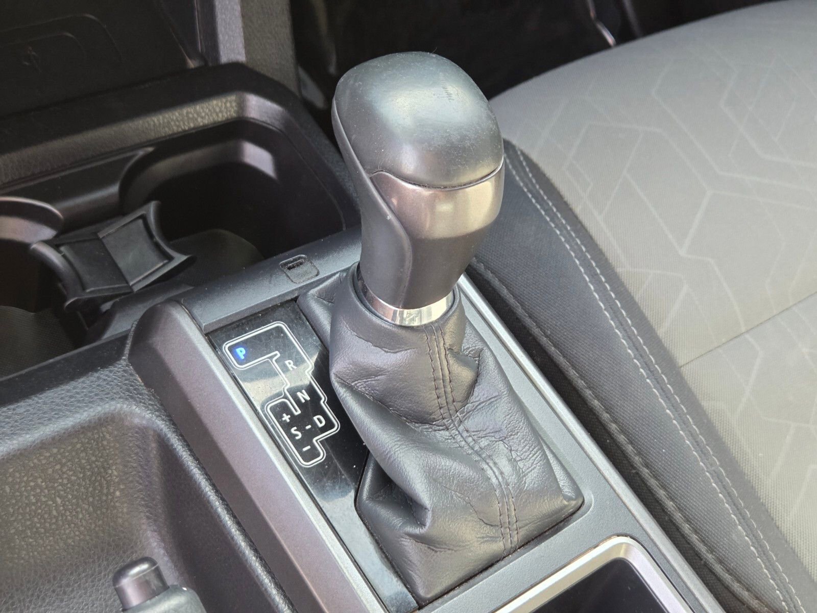 Used 2023 Toyota Tacoma TRD Off-Road w/ Technology Package AWD/4WD image 23