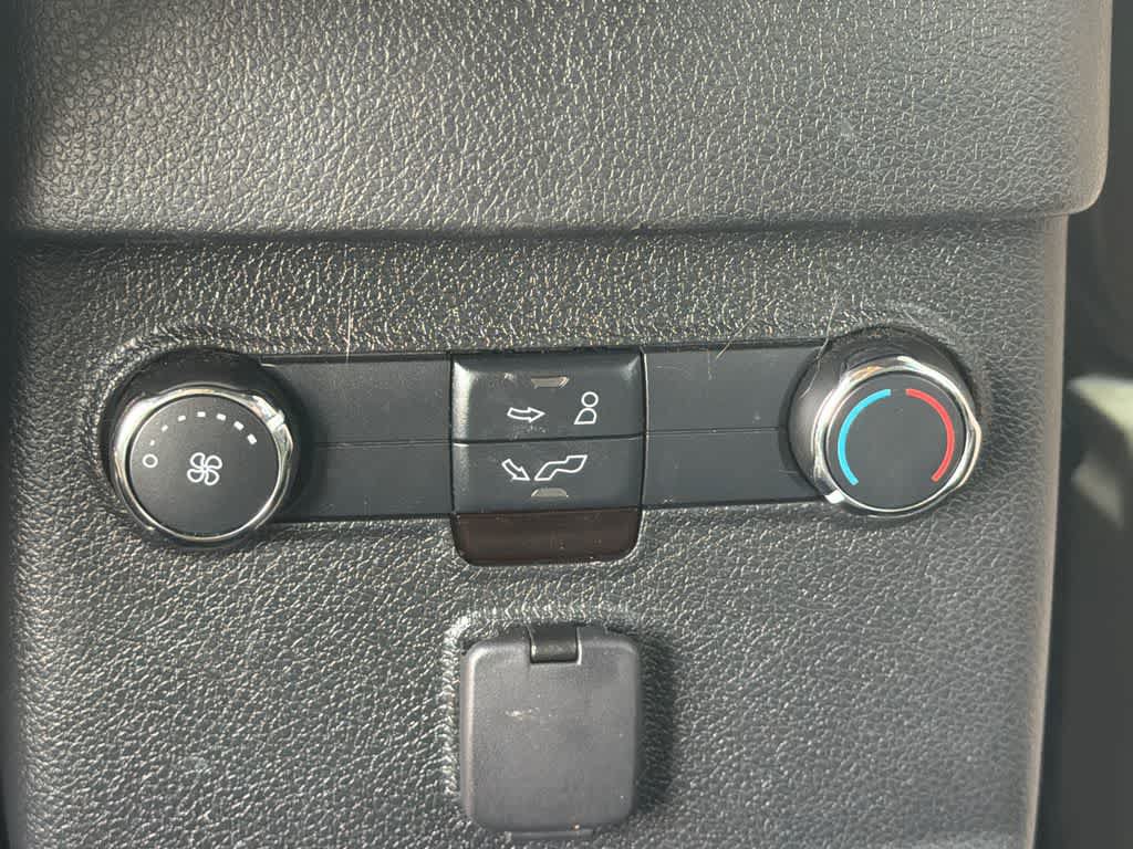 Certified 2018 Ford Explorer XLT w/ Equipment Group 202A FWD image 19