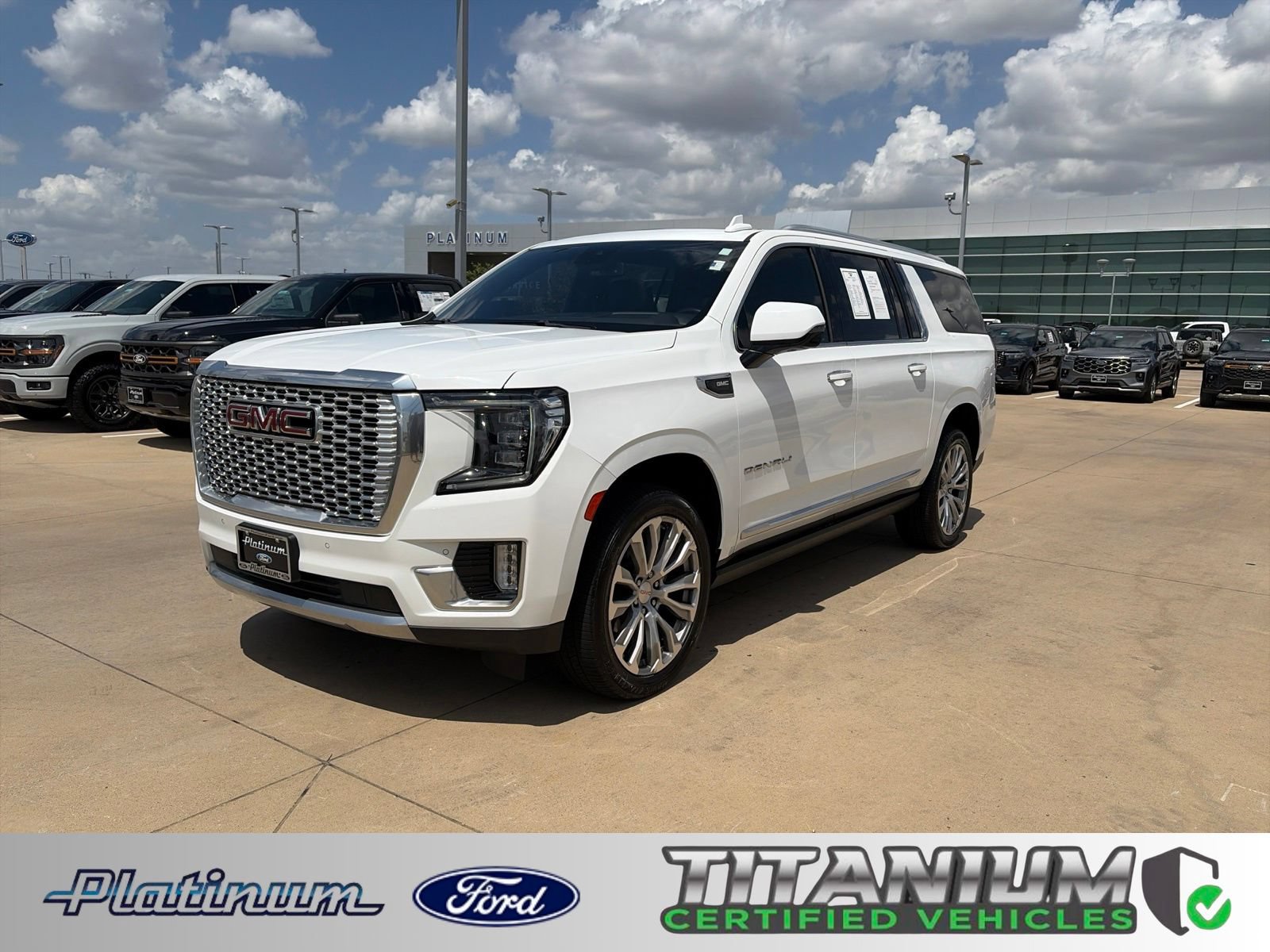Used 2023 GMC Yukon XL Denali RWD image 1