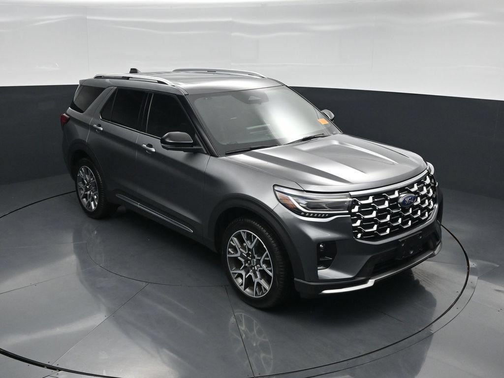 Certified 2025 Ford Explorer Platinum w/ Ultimate Package AWD/4WD image 38