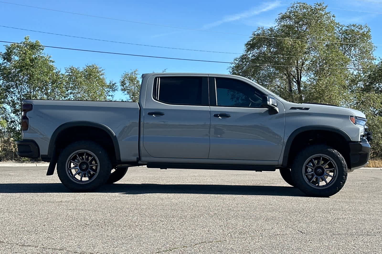 Used 2025 Chevrolet Silverado 1500 ZR2 w/ Technology Package AWD/4WD image 8