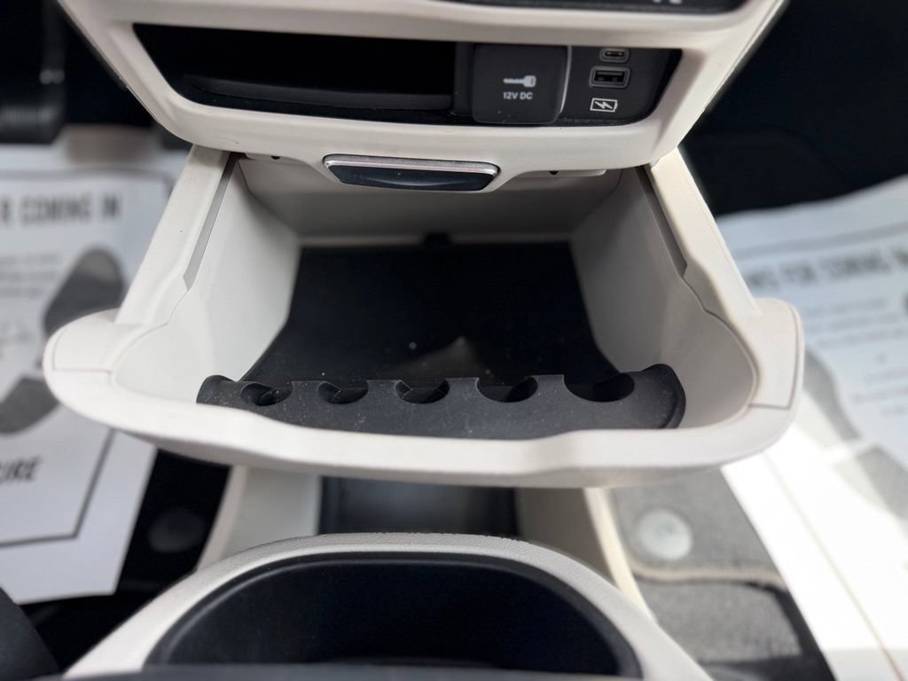 Used 2022 Chrysler Pacifica Touring-L FWD image 29